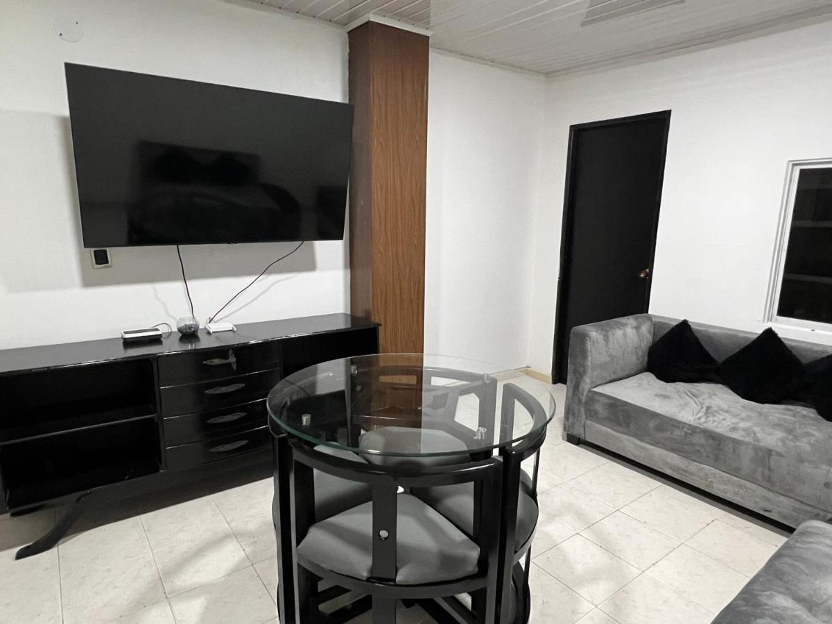 Hermoso Con Excelente Ubicacion Apartment Medellin